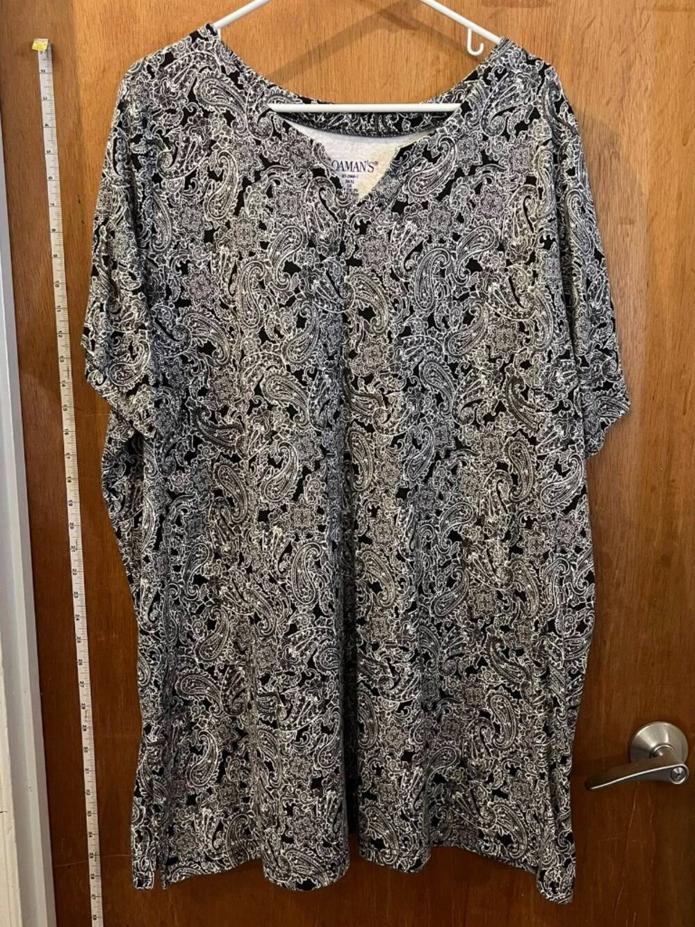 Size 3X(30/32W) - Roaman's - Black and White Short Sleeve Knit Pullover